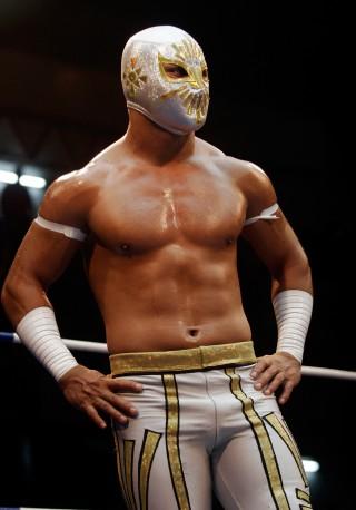 Místico deja la lucha libre mexicana y se va a la WWE; ahora será Sin Cara