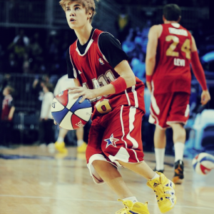 Justin Bieber, MVP del Juego de Celebridades.