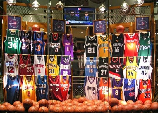 La NBA cierra su tienda en New York.