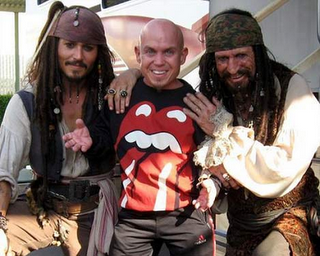 Sony busca expertos para luchar contra la piratería