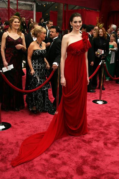 Anne Hathaway: presentadora de los Oscar 2011!