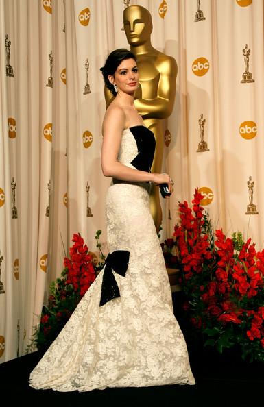 Anne Hathaway: presentadora de los Oscar 2011!