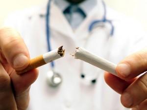Un profesional sanitario que deja de fumar es un gran ejemplo para los pacientes