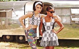 ¡Vuelven los tops y las bermudas!