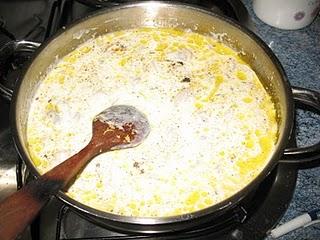 Tortellini de requesón y espinacas con salsa cremosa de champiñones