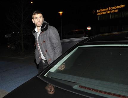 Piqué, con cara de despistado - 2 (Copyright © 2008 Hachette Filipacchi S.L.)