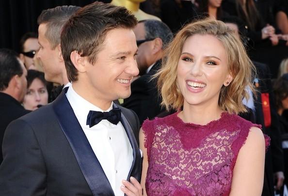 New Couple Alert? Scarlett Johansson and Jeremy Renner Get Cozy at the Oscars 