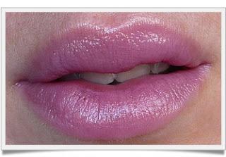 DE COMPRAS EN BOBBY BROWN (I).