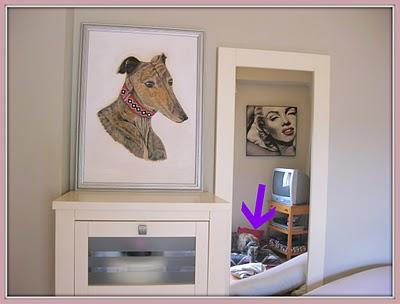 Colgando cuadros, a golpe de martillo.....