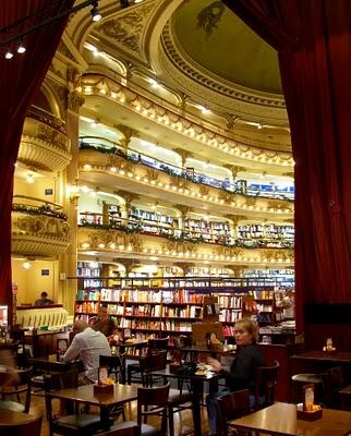 Aqui me perdería yo cada dos por tres Aqui me perdería yo cada dos por tres