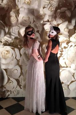 Baile de máscaras en B&W para celebrar los 50 años de Iturrioz