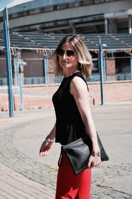 Volantes y a lo loco volantes-rojo-peplum-denim-zapatos-atados