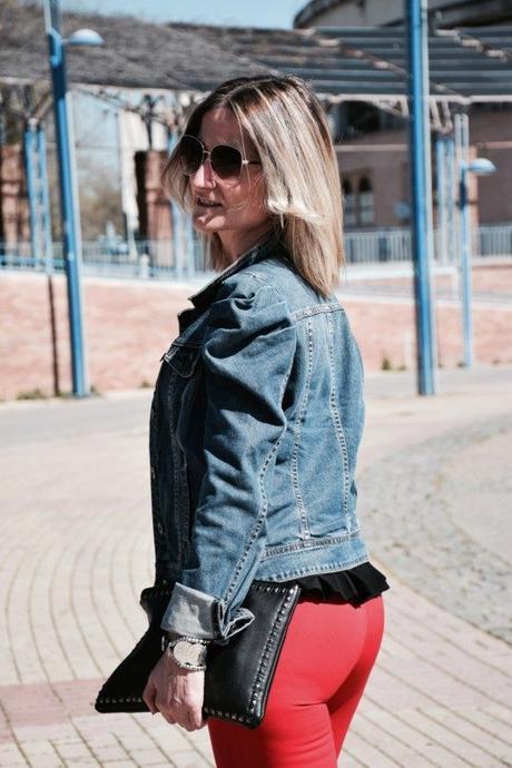 volantes-rojo-peplum-denim-zapatos-atados-look primavera