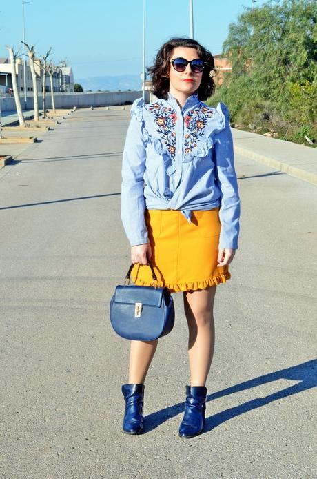 Camisa y falda con volantes