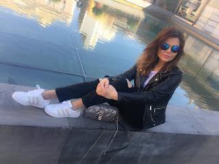 Look Casual Chic con Adidas