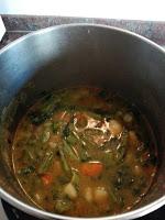 Borraja en guiso con huevo duro