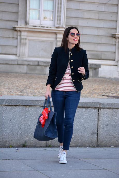 outfit-navy-con-converse