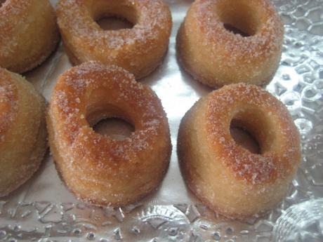 ROSQUILLAS DE HOJALDRE, MIEL Y AZÚCAR (DE CRISTALEIRO)