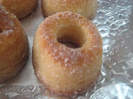ROSQUILLAS DE HOJALDRE, MIEL Y AZÚCAR (DE CRISTALEIRO)