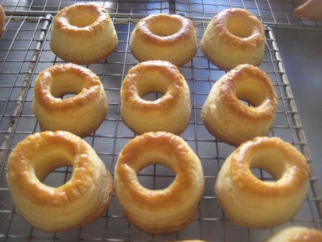 ROSQUILLAS DE HOJALDRE, MIEL Y AZÚCAR (DE CRISTALEIRO)