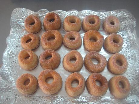 ROSQUILLAS DE HOJALDRE, MIEL Y AZÚCAR (DE CRISTALEIRO)