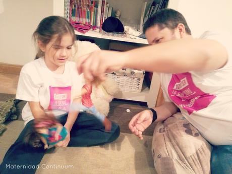 Los papás también juegan con muñecas Los papás también juegan con muñecas