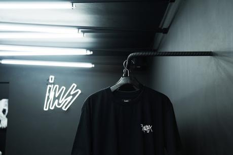 Insanis Clothing, en Sao Paulo, una atmósfera urbana en blanco y negro