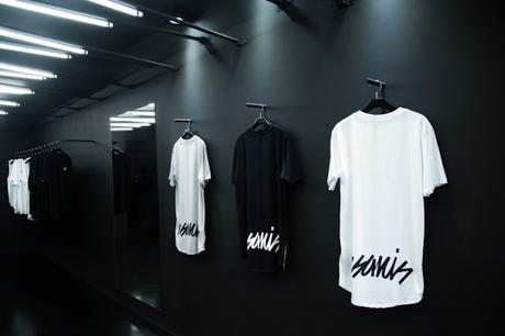 Insanis Clothing, en Sao Paulo, una atmósfera urbana en blanco y negro