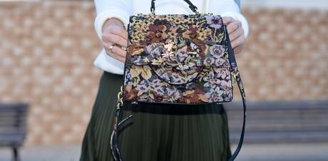 outfit_con_falda_midi_y_estrellas_9 bolso-zara-bag