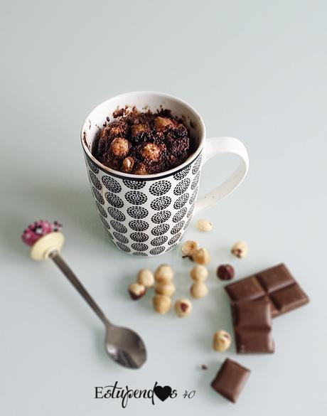 mug-cake-de-crema-de-avellanas-con-cacao