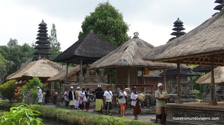 Bali; el famoso templo Ulun Danu Batur y los arrozales de Jatiluwih