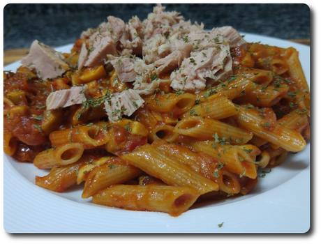 Macarrones con tomate para una persona sola