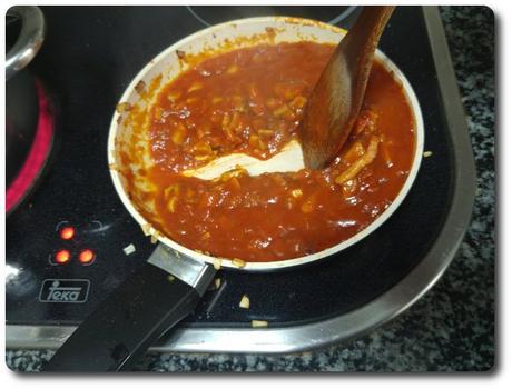 Macarrones con tomate para una persona sola