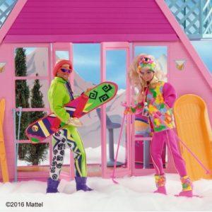 Nieva, pero Barbie está preparada para disfrutarlo Nieva, pero Barbie está preparada para disfrutarlo