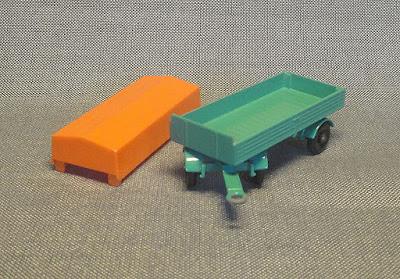 El acoplado del camión Mercedes-Benz