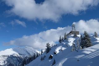 DE VISITA DIPLOMÁTICA EN SULPHUR MOUNTAIN