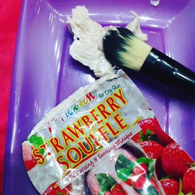 Viernes de Spa, Mascarilla FAcial, #my7thheaven, 7th heaven, montagne jeunnese, beauty blogger, beauty youtuber, blogger, vlogger, youtuber, mascarilla, spa, fresas, strawberry fouffle, pieles secas, hidrata, calma, influencer, 