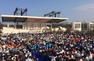 Papa Francisco llama a Milán a la memoria y a la solidaridad