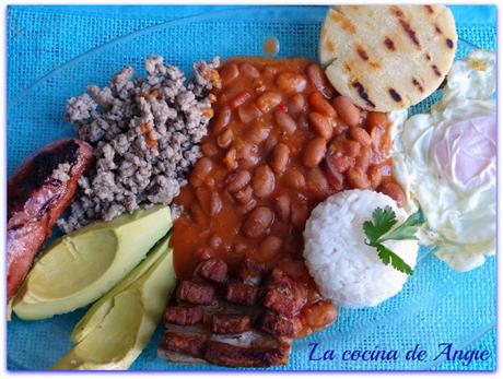 BANDEJA PAISA (Colombia)