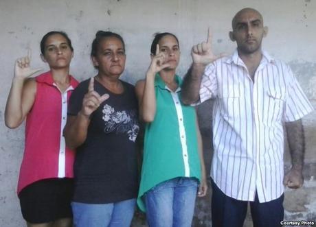 En Holguín, Gemelas en huelga de hambre son reportadas como “muy graves”