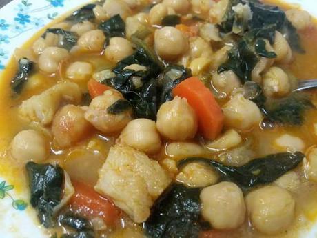 POTAGE DE VIGILIA. GARBANZOS CON ESPINACAS Y BACALAO