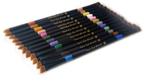 “Twin Eye Brush nº09” – mi primer contacto con las brochas de SKINFACT