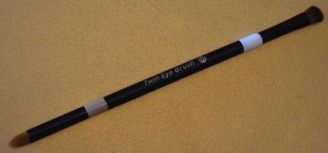 “Twin Eye Brush nº09” – mi primer contacto con las brochas de SKINFACT