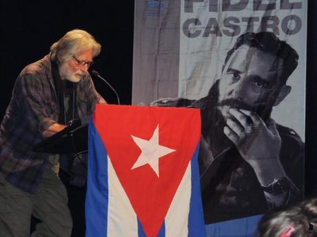 Habla el escritor Carlos Frabetti. Foto: Página de Facebook del Embajador de Cuba en España