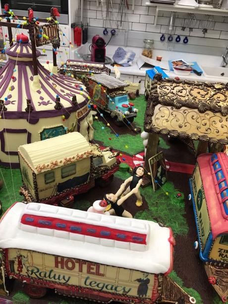 El Circo Raluy se convierte en una increíble Mona de Pascua Circo Raluy Mona de Pascua 11