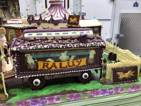 El Circo Raluy se convierte en una increíble Mona de Pascua Circo Raluy Mona de Pascua 29