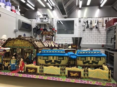 El Circo Raluy se convierte en una increíble Mona de Pascua Circo Raluy Mona de Pascua 07