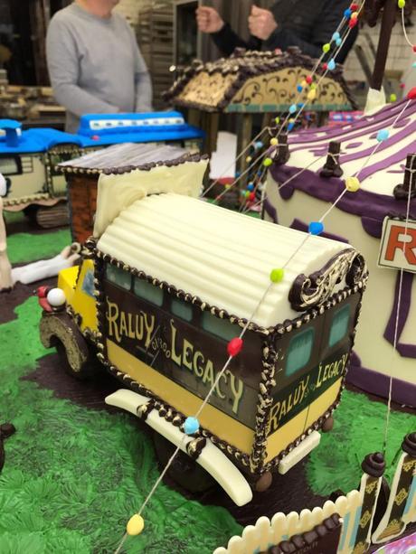 El Circo Raluy se convierte en una increíble Mona de Pascua Circo Raluy Mona de Pascua 19