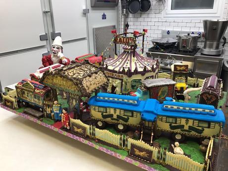 El Circo Raluy se convierte en una increíble Mona de Pascua Circo Raluy Mona de Pascua 36