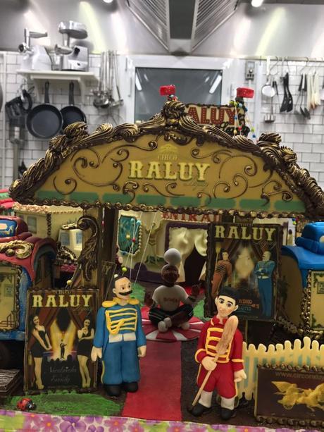 El Circo Raluy se convierte en una increíble Mona de Pascua Circo Raluy Mona de Pascua 06